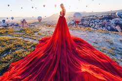 Два в одном: фотограф снимает утонченных девушек на фоне красивейших городов мира