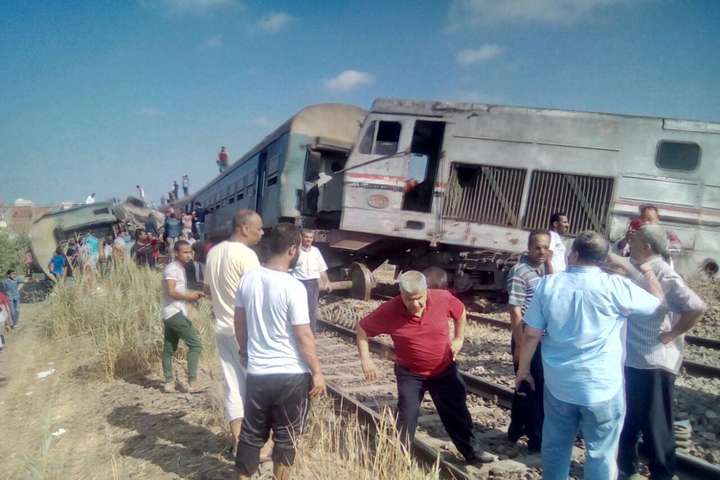 У Єгипті зіткнулися два потяги: 21 людина загинула 