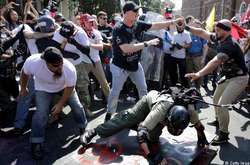 Трамп засудив зіткнення «білих націоналістів» та їх опонентів у Вірджинії