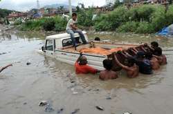 Повені та зсуви в Непалі забрали життя щонайменше 30 людей
