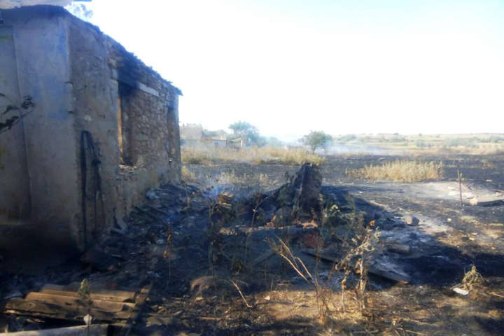 На Миколаївщині через загоряння сухої трави знищено будинок