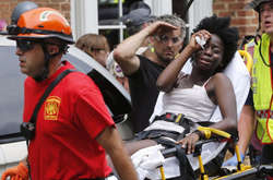 Через інцидент з автомобілем було госпіталізовано близько 30 людей