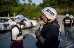 Бойовики «ЛНР» пригрозили розстрілом патрулю ОБСЄ: «Ви всі шпигуни»