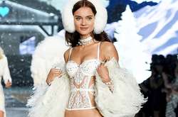 Модель Victoria’s Secret Моника Ягачак вышла замуж