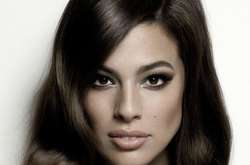 Нечего скрывать: Эшли Грэм демонстрирует аппетитную фигуру в бикини