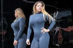 Миа Сэнд - модель с выдающимися формами