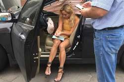 Водійка «Хонди» не впоралася з керуванням і влетіла у бізнес-центр