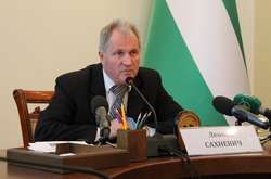 Увольняйтесь: Гройсман застукал чиновника за болтовней