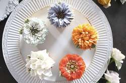 Дивовижні торти, прикрашені надзвичайно реалістичними квітами