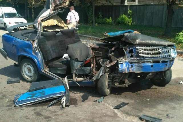 У Житомирі не розминулись вантажівка та легковик: пасажирка загинула, а водій втік