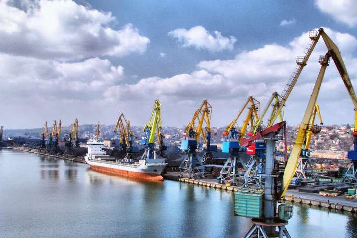 Маріупольський порт понесе втрати через перекриття Керченської протоки