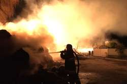 На Хмельнитчине крупный пожар едва не перекинулся на нефтебазу