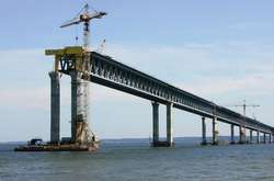 В окупованому Криму завершили монтаж паль Керченського мосту