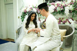 Принцесса Малайзии Амина вышла замуж за голландского футболиста