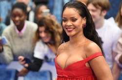 Рианна выпустила коллекцию носков 