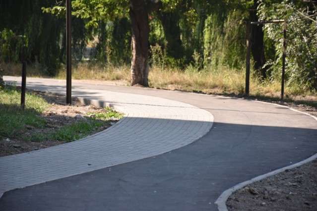Біля Тяжилівського озера облаштують велодоріжки та лавочки (фото)