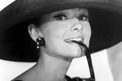 Крапива, луковицы тюльпана и вода: Cын Одри Хепберн рассекретил рецепт стройности актрисы