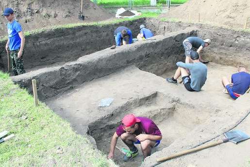 Раскопки в Киево-Печерской лавре: археологи показали ценные находки 