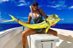 Красивые девушки, которые любят рыбалку