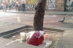 Жалоба у Барселоні: жителі міста зносять квіти на місце трагедії