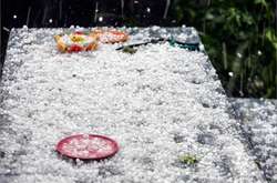 Львов засыпало градом: появились впечатляющие фото и видео 