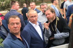  Реакція Медведєва на «русскую Мекку» Путіна у Криму 