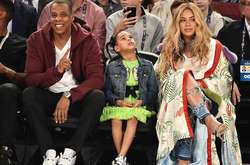 Дочь Бейонсе устроила зажигательные танцы на свадьбе друзей