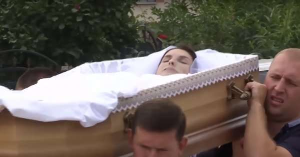 Молоду жінку, яка загинула у ДТП з автомобілем Димінського, поховали у весільній сукні