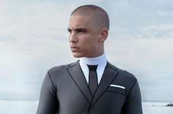 С пляжа на переговоры: креативный дизайнер создал деловой гидрокостюм