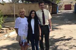 Дружина і дочка Сущенка в Лефортово