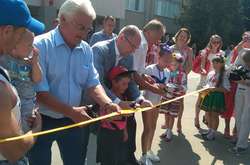 У місті Южне відкрили шкільний стадіон