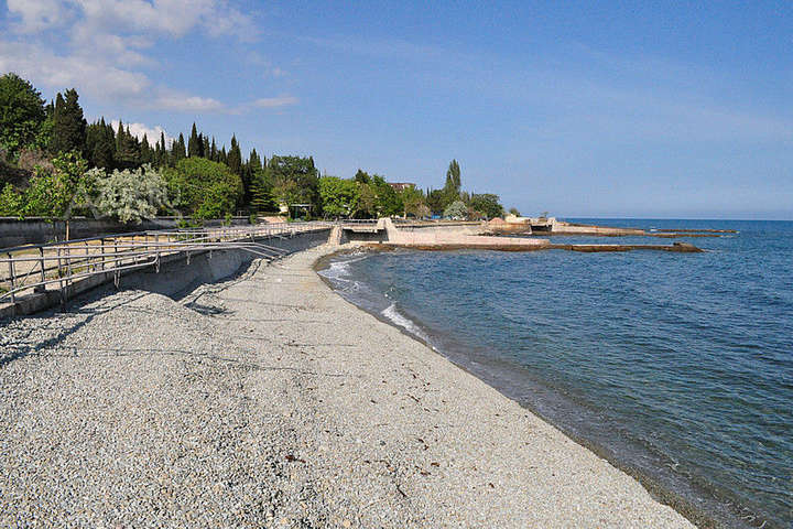 В окупованому Криму пляжі затопило нечистотами