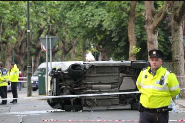 В Ірландії автомобіль вилетів на тротуар, є поранені