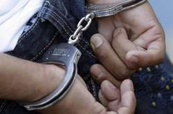 Одесит прийшов до боржників з ножем та напав на 12-річну дівчину