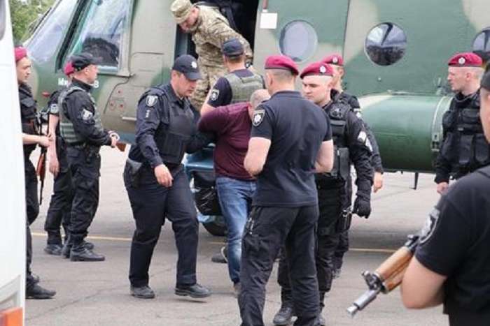 Екс-міністр Клименко звинувачує військову прокуратуру у смерті фігуранта антикорупційної справи 