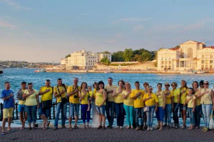 Патріоти з окупованого Севастополя привітали Україну з Днем прапора та Днем Незалежності 