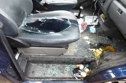 У Рівному невідомі викрали з автомобіля майже мільйон гривень