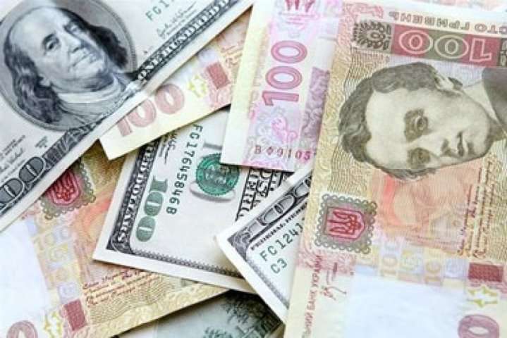 Нацбанк суттєво знизив офіційний курс гривні до долара