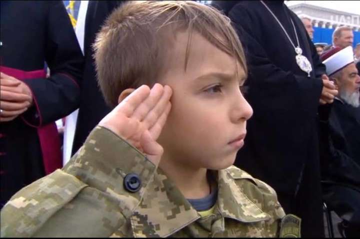 Онук Ади Роговцевої став зіркою параду на День Незалежності (фото)