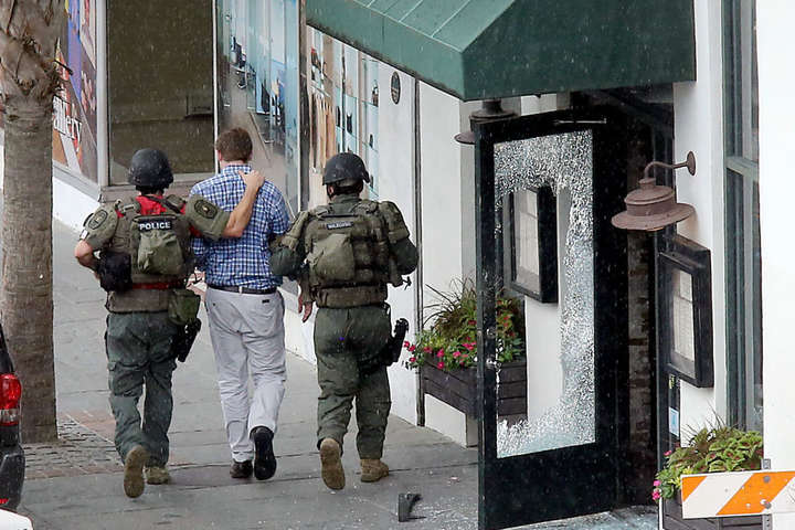 Поліція звільнила заручників з ресторану Чарльстону в США