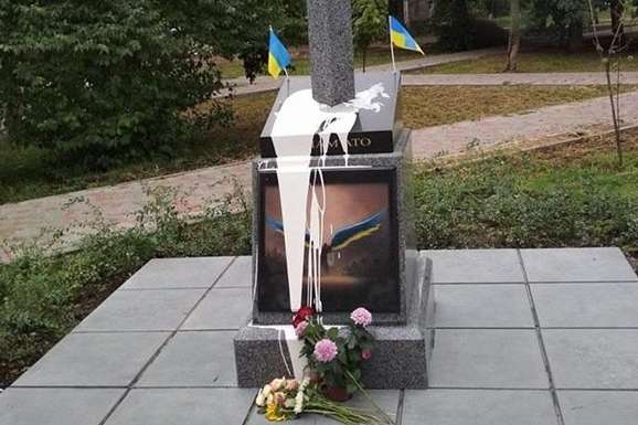 Поліція кваліфікувала підрив пам'ятника героям АТО у Києві як «хуліганство»