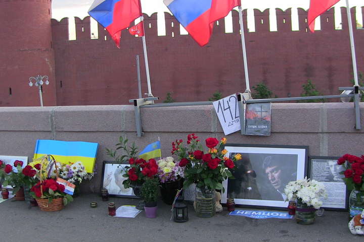 В московський лікарні помер активіст, на якого напали біля меморіалу Нємцову