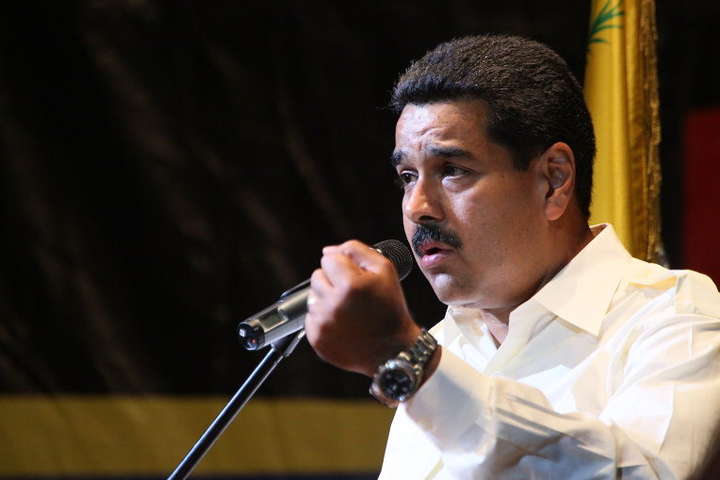 На Венесуелу та її нафтові компанії накладено нові санкції
