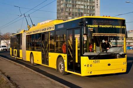 В роботу столичних тролейбусів та автобусів внесено зміни