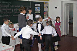 Гройсман обіцяє мільярд на початкову освіту