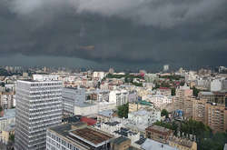 Киян попереджають про шквальний вітер у понеділок