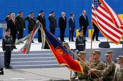 Волкер, Сурков і зброя: метаморфози мирного процесу щодо Донбасу