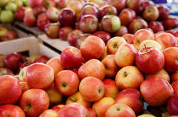 З початку тижня яблука подорожчали на чверть