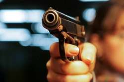 У Києві зі стріляниною з автівки викрали сумку з грошима