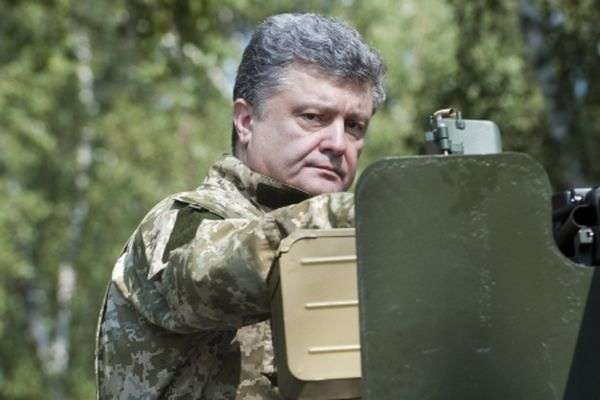 Порошенко за власні кошти купує зброю для української армії - ЗМІ